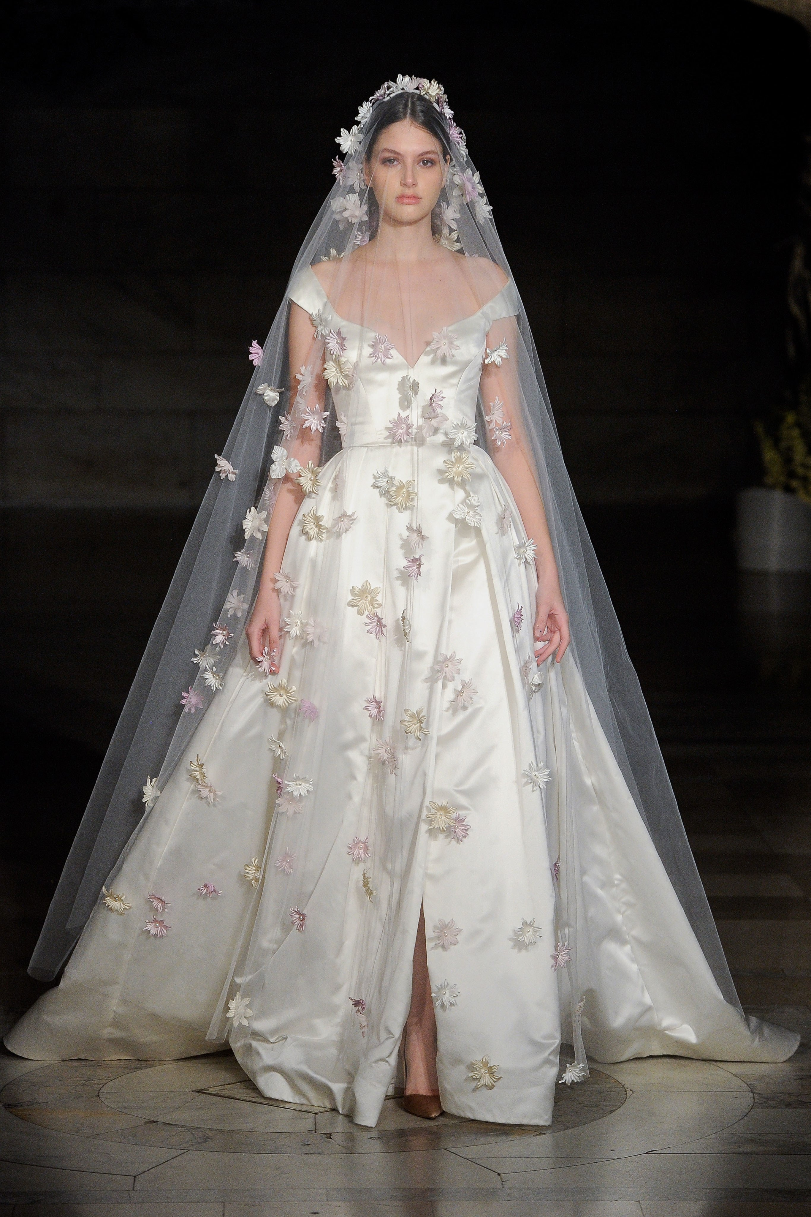 Vestidos de novia Reem Acra otoño 2019