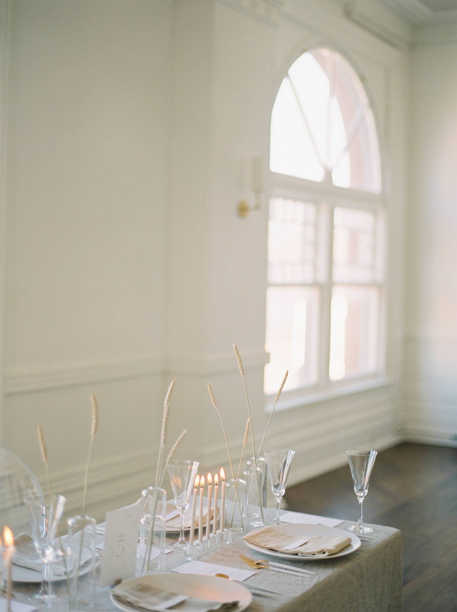 Cómo decorar una boda minimalista