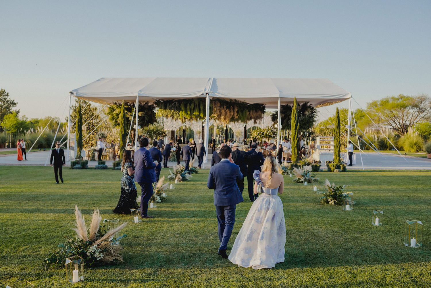 vestidos para una boda en un rancho