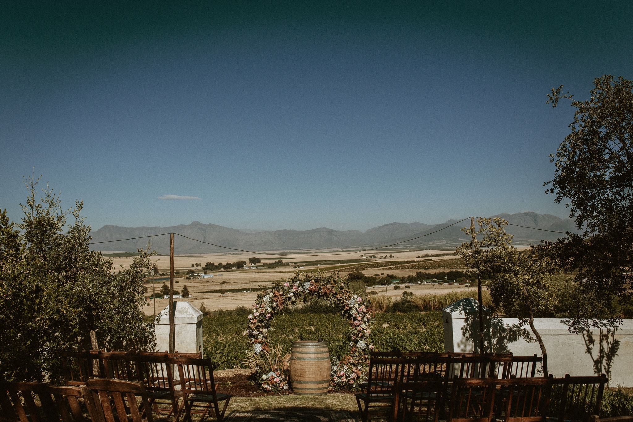 Una boda en los viñedos y montañas de Sudáfrica