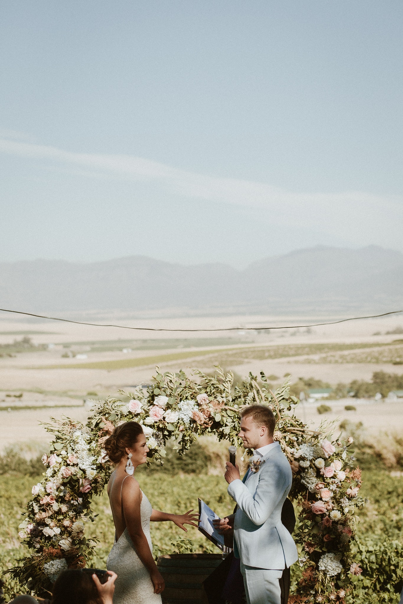 Una boda en los viñedos y montañas de Sudáfrica