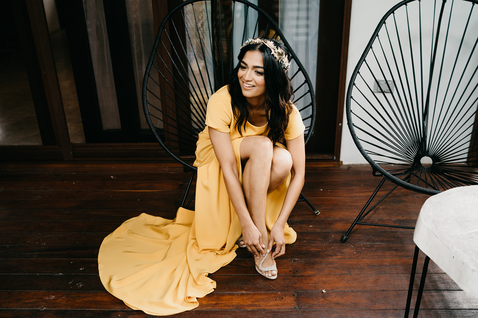 Boda alternativa en Tulum vestido de novia amarillo