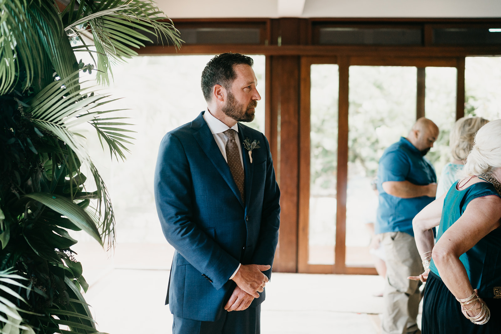 Boda alternativa en Tulum vestido de novia amarillo