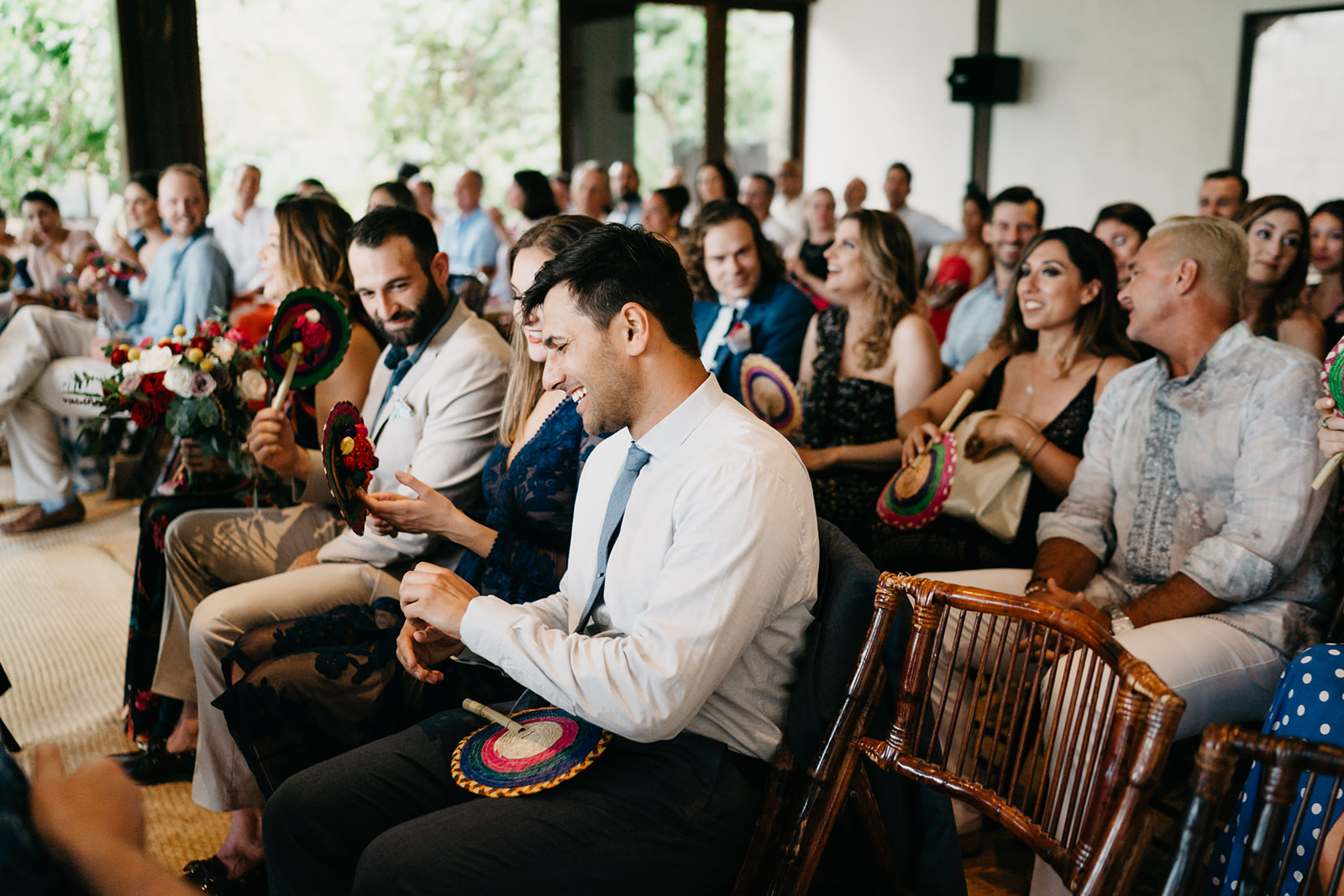 Boda alternativa en Tulum vestido de novia amarillo