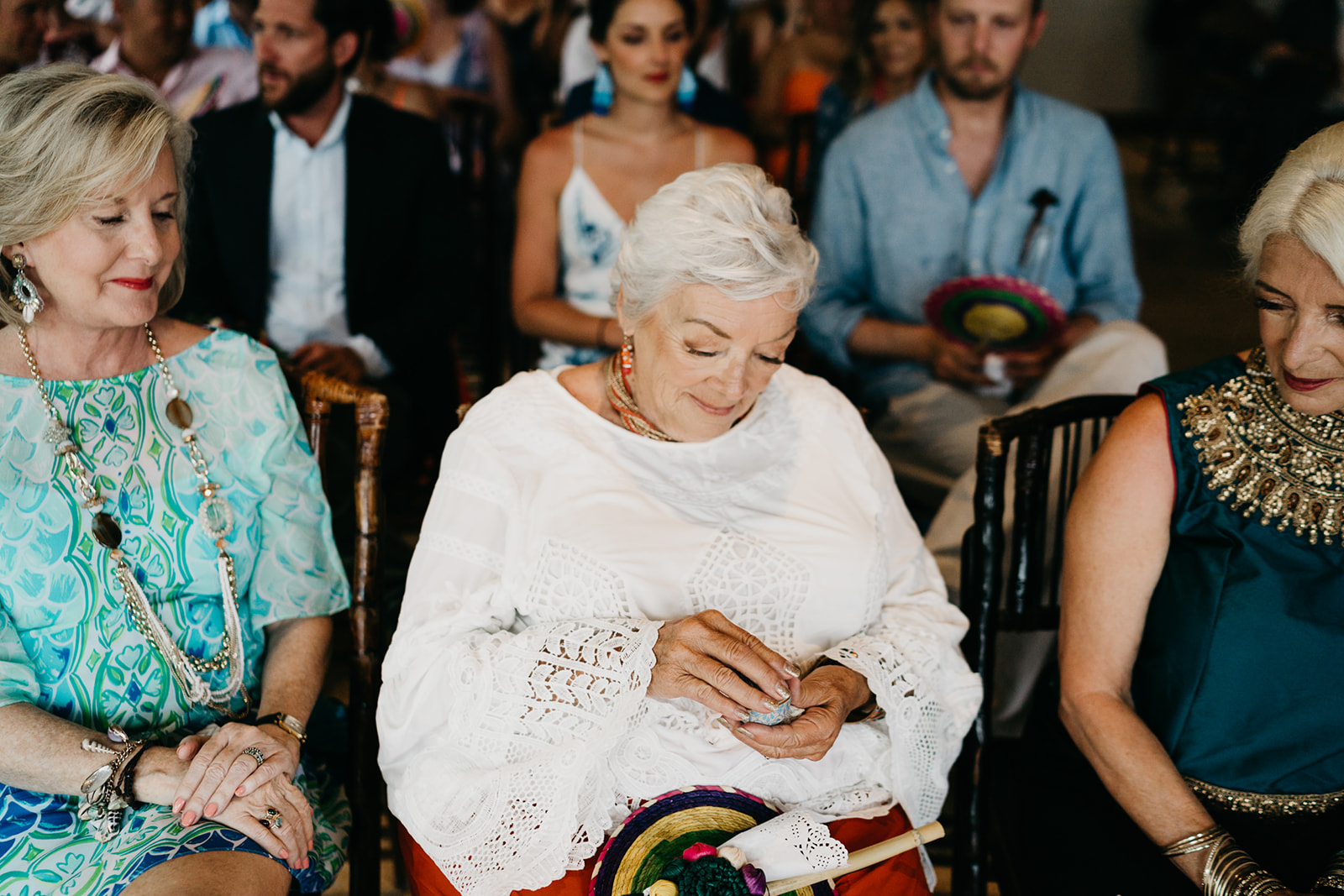 Boda alternativa en Tulum vestido de novia amarillo