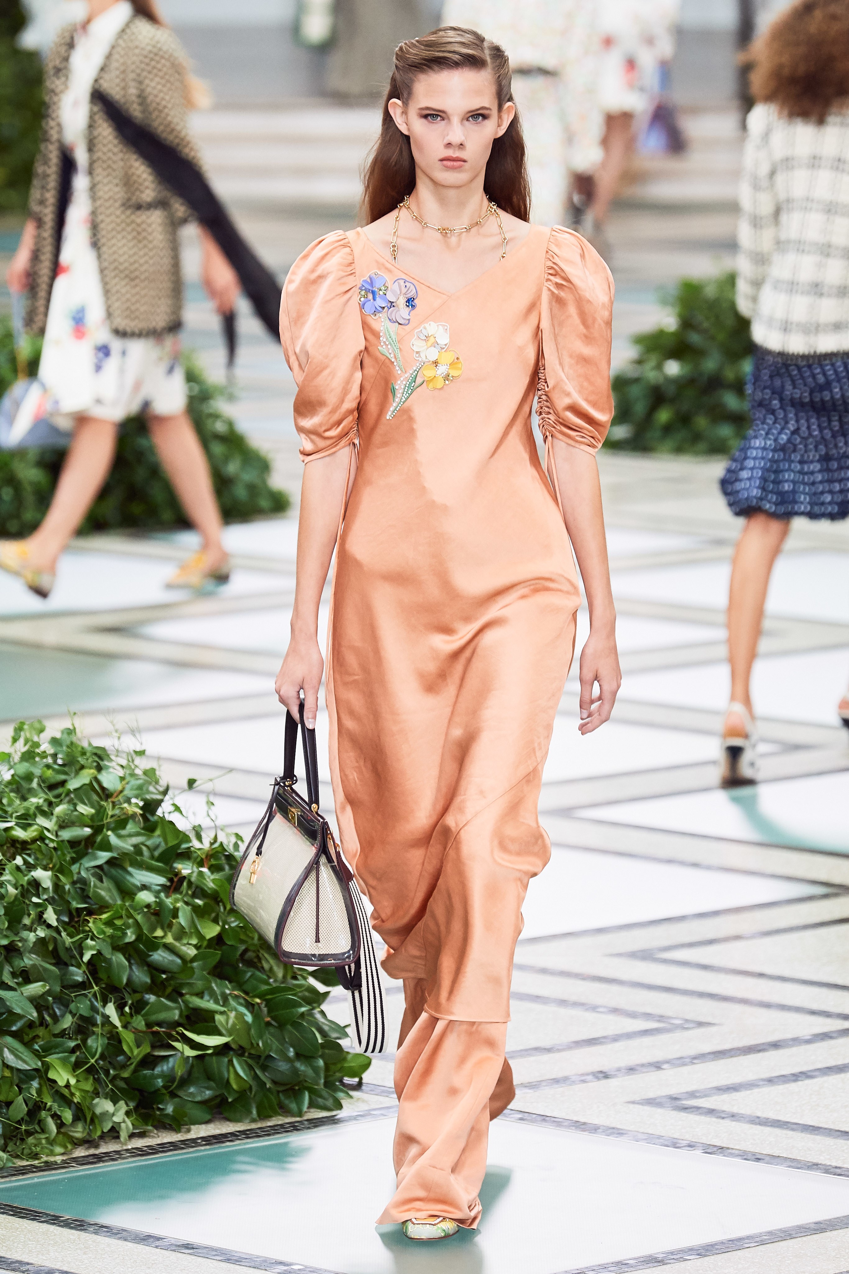 Tory Burch 2020 colección inspirada en Lady Di