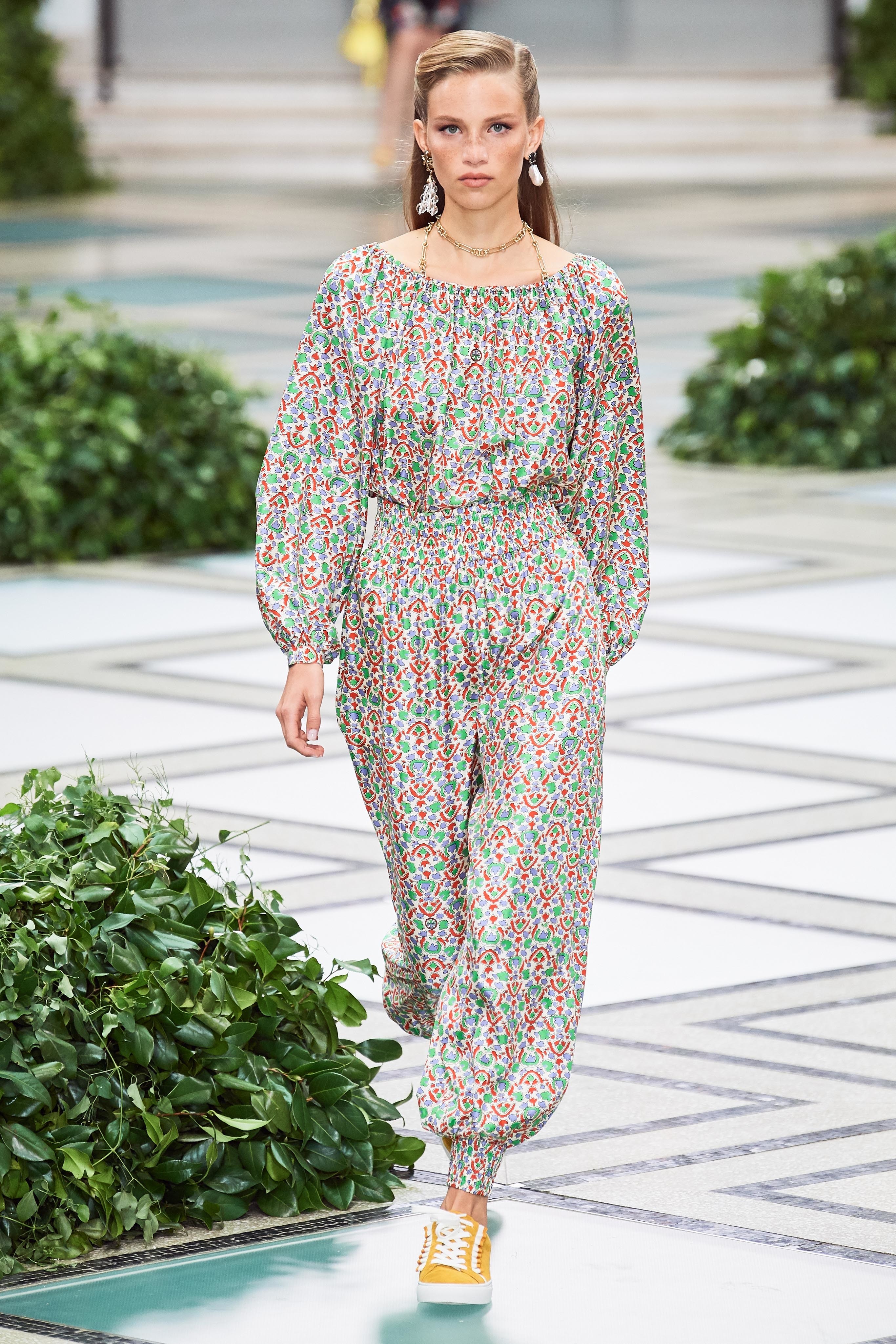 Tory Burch 2020 colección inspirada en Lady Di