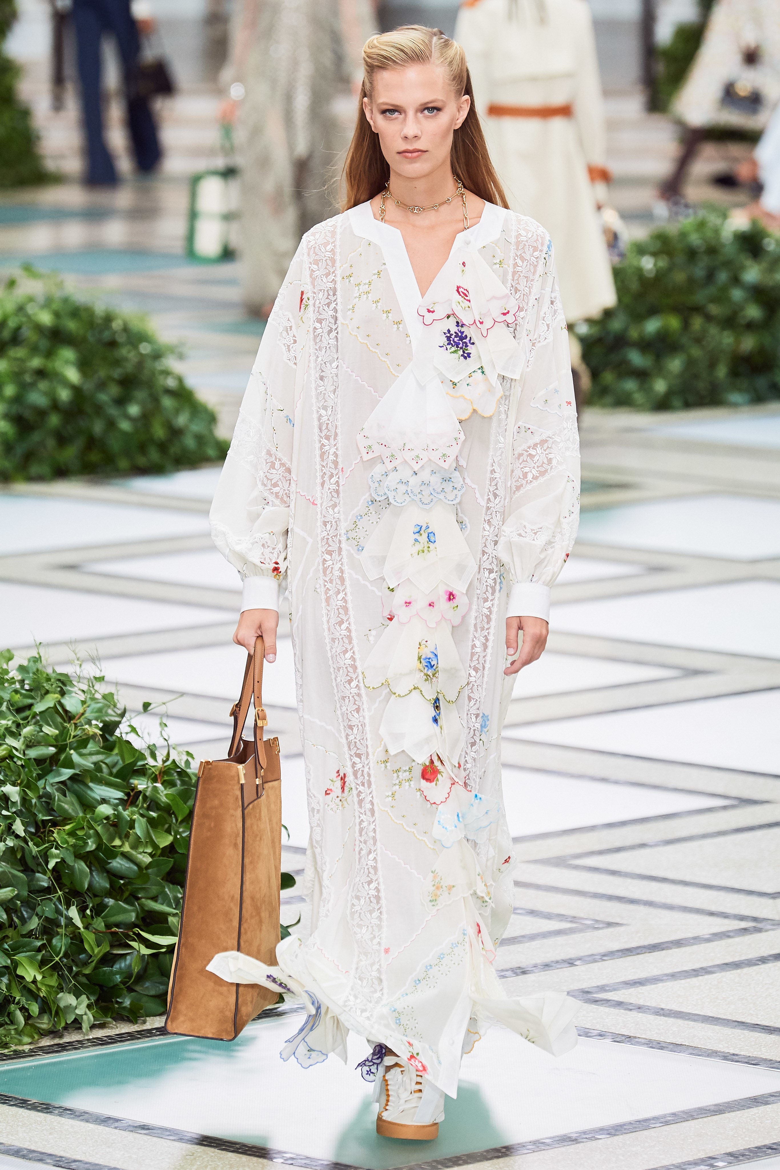 Tory Burch 2020 colección inspirada en Lady Di