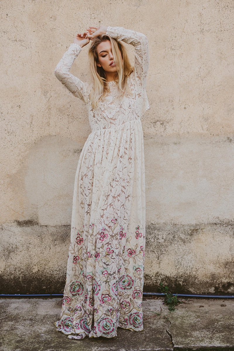 Vestidos de novia con bordados y aplicaciones de lujo