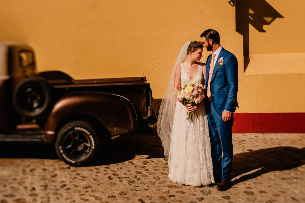 Boda vibrante en Oaxaca en Terraza Pitiona y Casa Antonieta