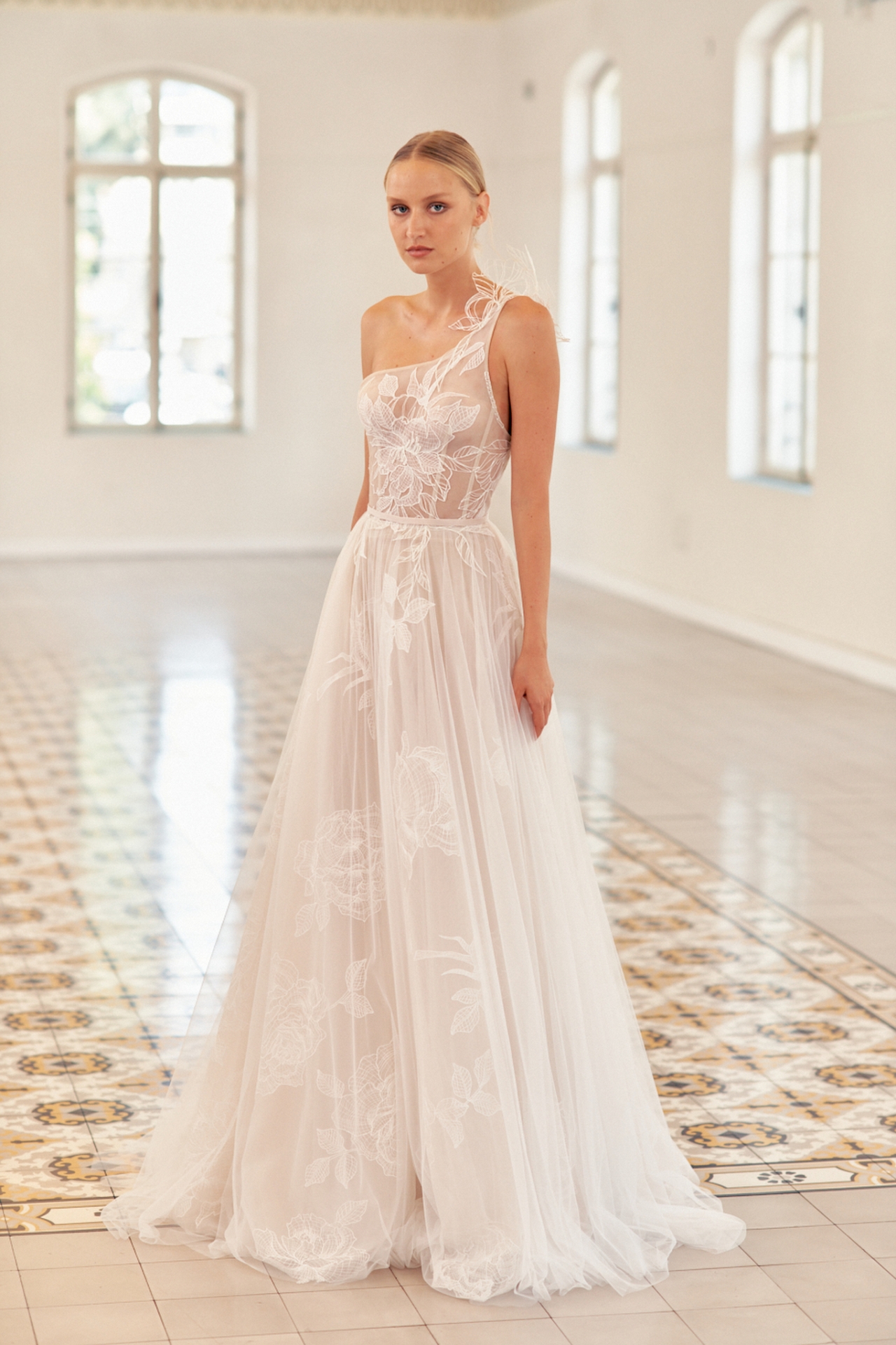 Vestidos de novia Mira Zwillinger 2023