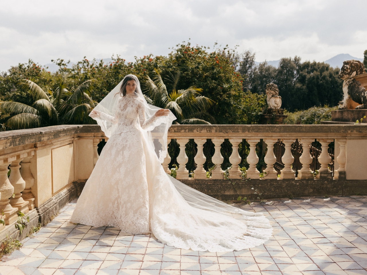 Vestidos de novia Monique Lhuillier 2023