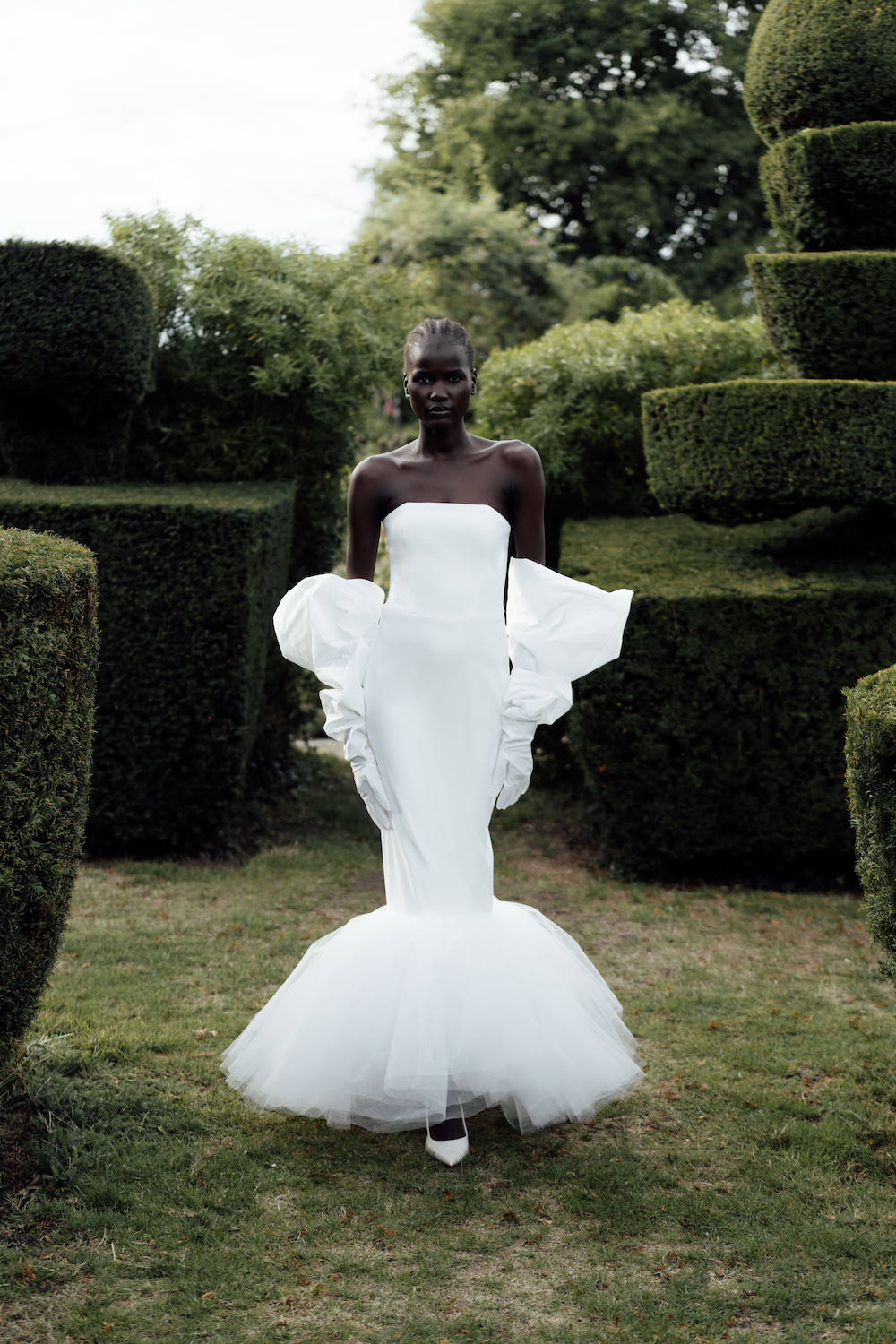 Vestidos de novia Halfpenny London 2023