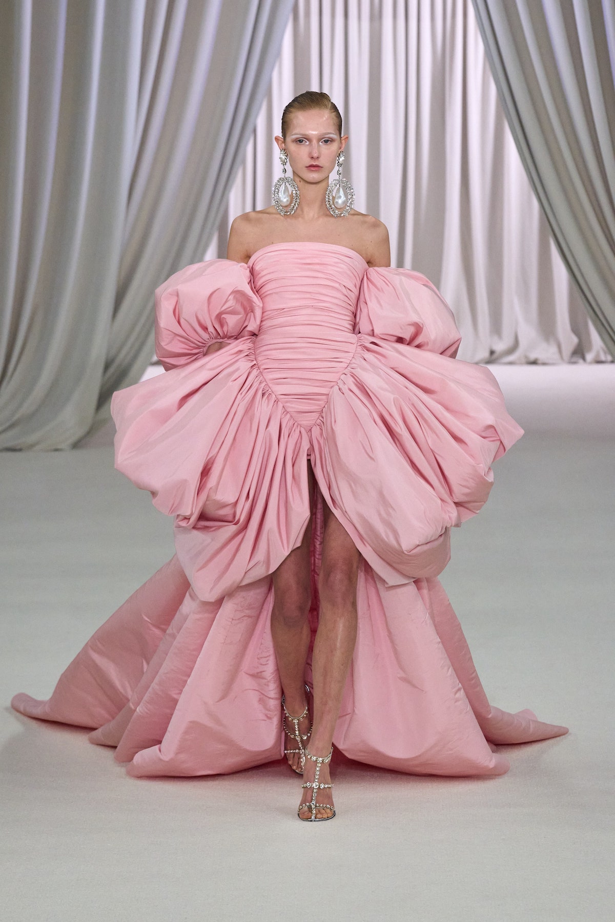 Giambattista Valli Haute Couture Spring 2023